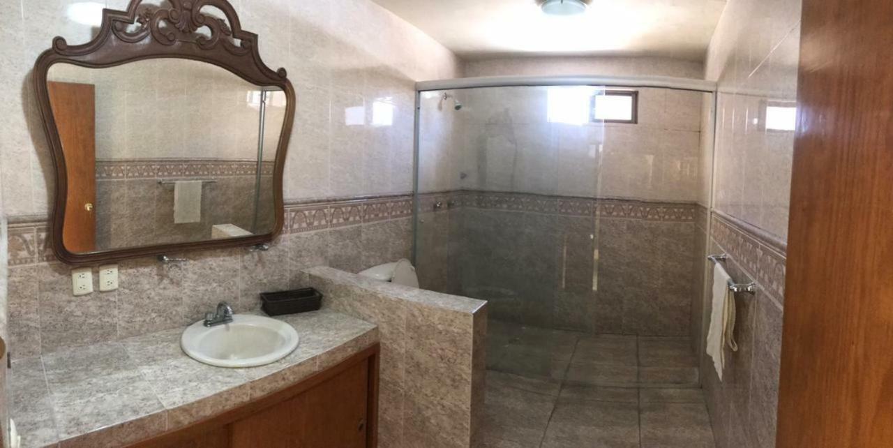 Casa Zul; Cafe Hostal En Lagos De Moreno, Jal. Bagian luar foto